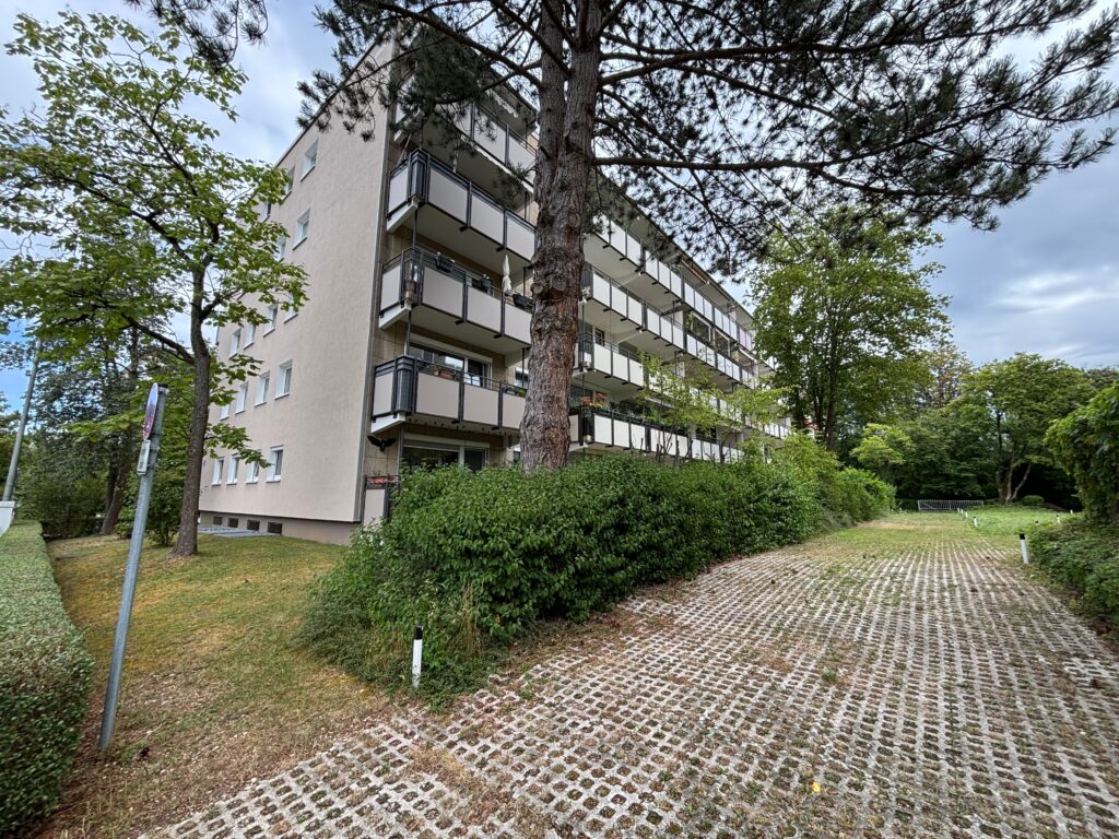 Attraktive 2-Zimmer Erdgeschosswohnung (Hochparterre) mit großem Südbalkon in Neuried Attraktive 2-Zimmer Erdgeschosswohnung (Hochparterre) mit großem Südbalkon in Neuried